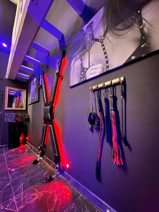 Loveroom De Luxe - Theme 50 Nuances De Grey Maison Privative Spa Insolite Douchy-les-Mines Екстер'єр фото