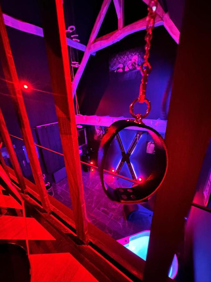 Loveroom De Luxe - Theme 50 Nuances De Grey Maison Privative Spa Insolite Douchy-les-Mines Екстер'єр фото