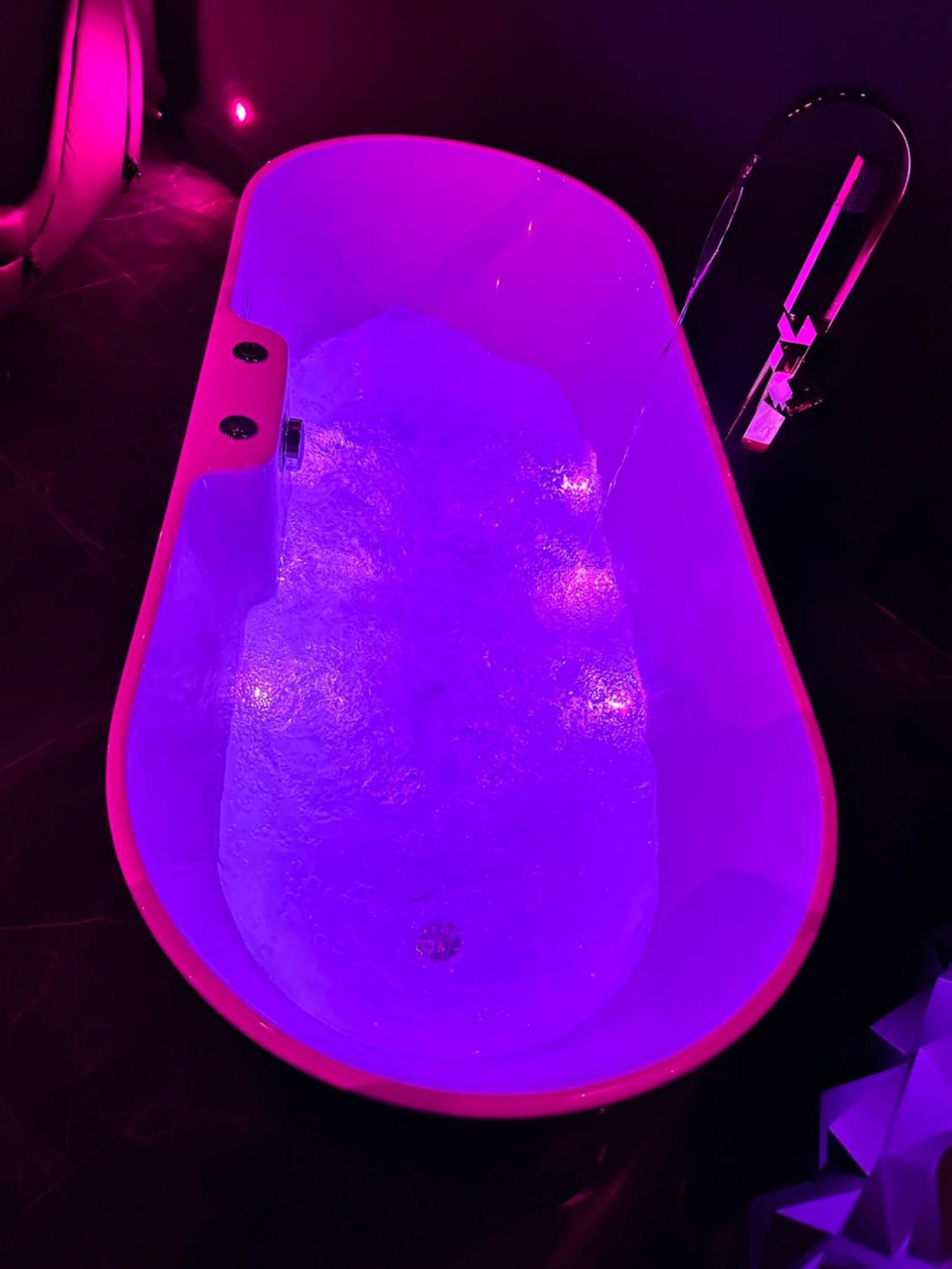Loveroom De Luxe - Theme 50 Nuances De Grey Maison Privative Spa Insolite Douchy-les-Mines Екстер'єр фото