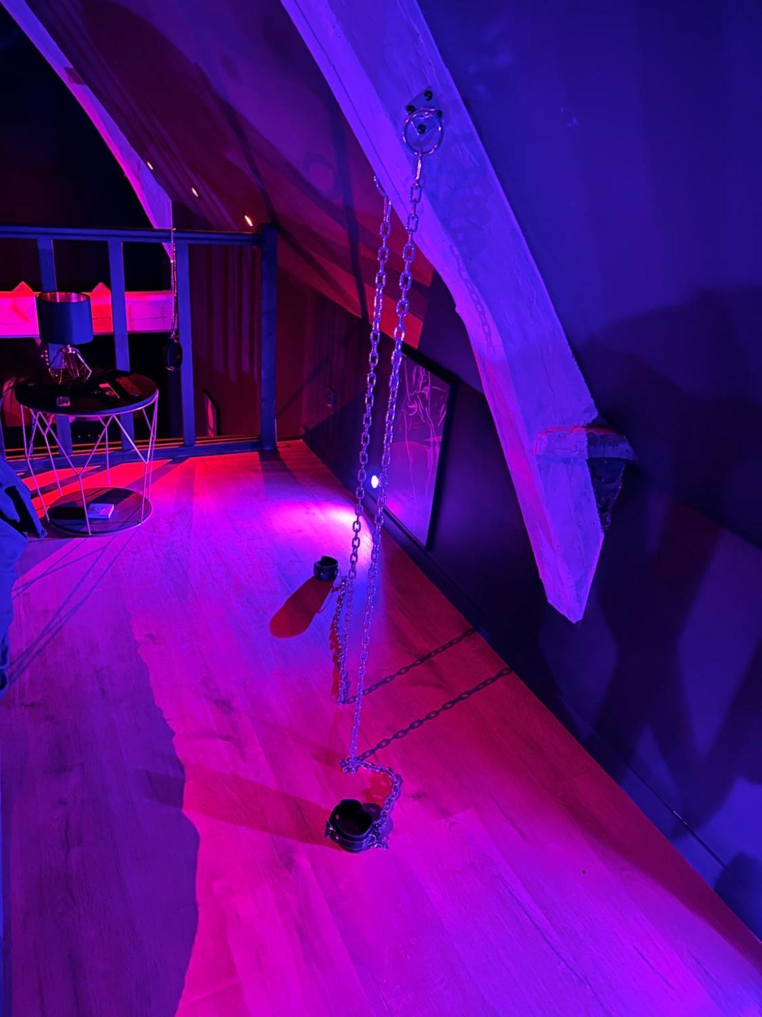 Loveroom De Luxe - Theme 50 Nuances De Grey Maison Privative Spa Insolite Douchy-les-Mines Екстер'єр фото